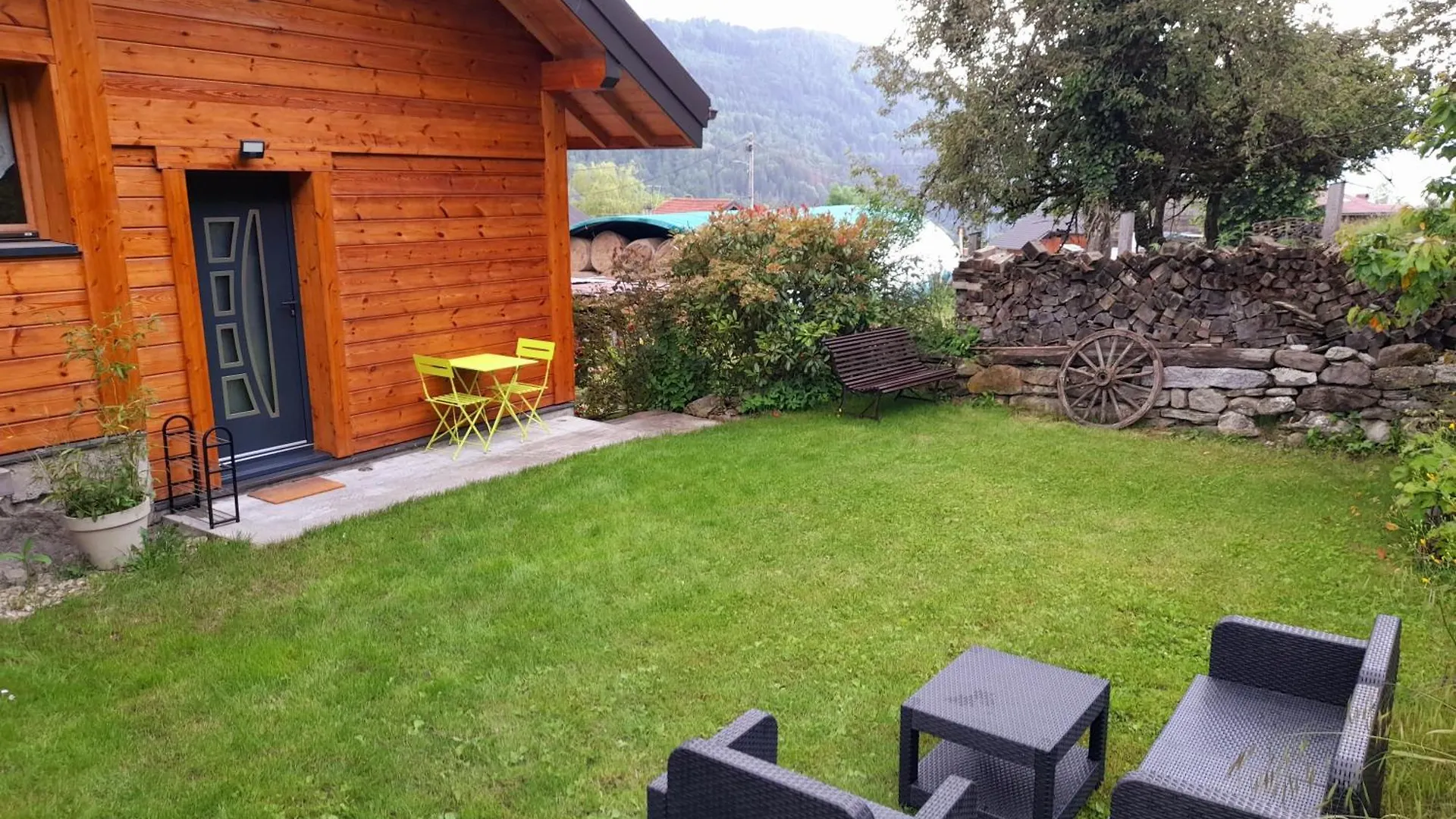 Demi-Chalet A La Montagne Chevenoz